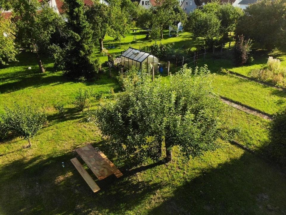 Gemuetliche 3 Zimmer Wohnung Mit Grosszuegiger Terrasse Im Gruenen Reutlingen Exterior photo