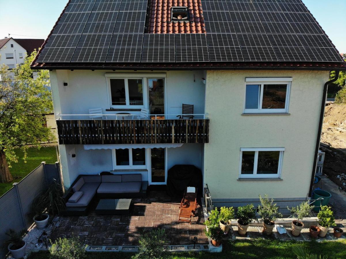 Gemuetliche 3 Zimmer Wohnung Mit Grosszuegiger Terrasse Im Gruenen Reutlingen Exterior photo