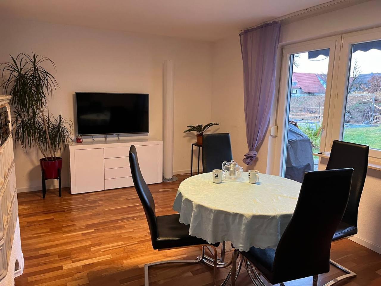 Gemuetliche 3 Zimmer Wohnung Mit Grosszuegiger Terrasse Im Gruenen Reutlingen Exterior photo